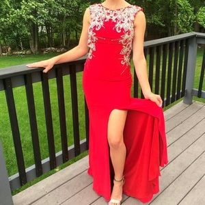 Gorgeous red gown - size 2